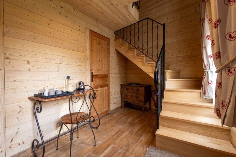 Chambre romantique façon chalet avec vue jardin proche de Paris