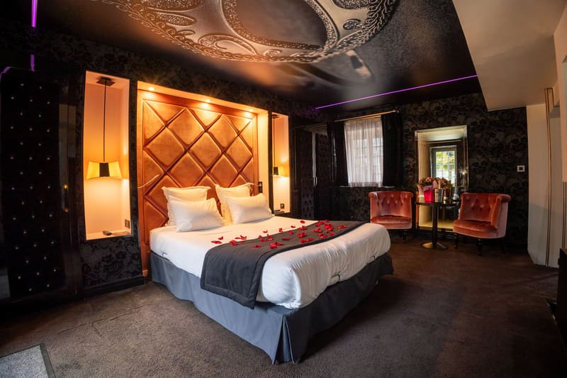 Suite coquine avec jacuzzi privatif pour nuit romantique proche de Paris